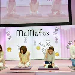 蛯原英里(左から2番目)と竹田純(右端)