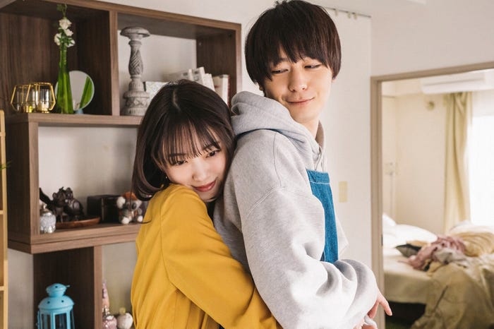 堀未央奈、犬飼貴丈(C)セモトちか/MIXER/集英社(C)「サレタガワのブルー」製作委員会・MBS