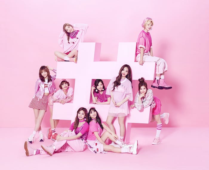 TWICE(提供写真)