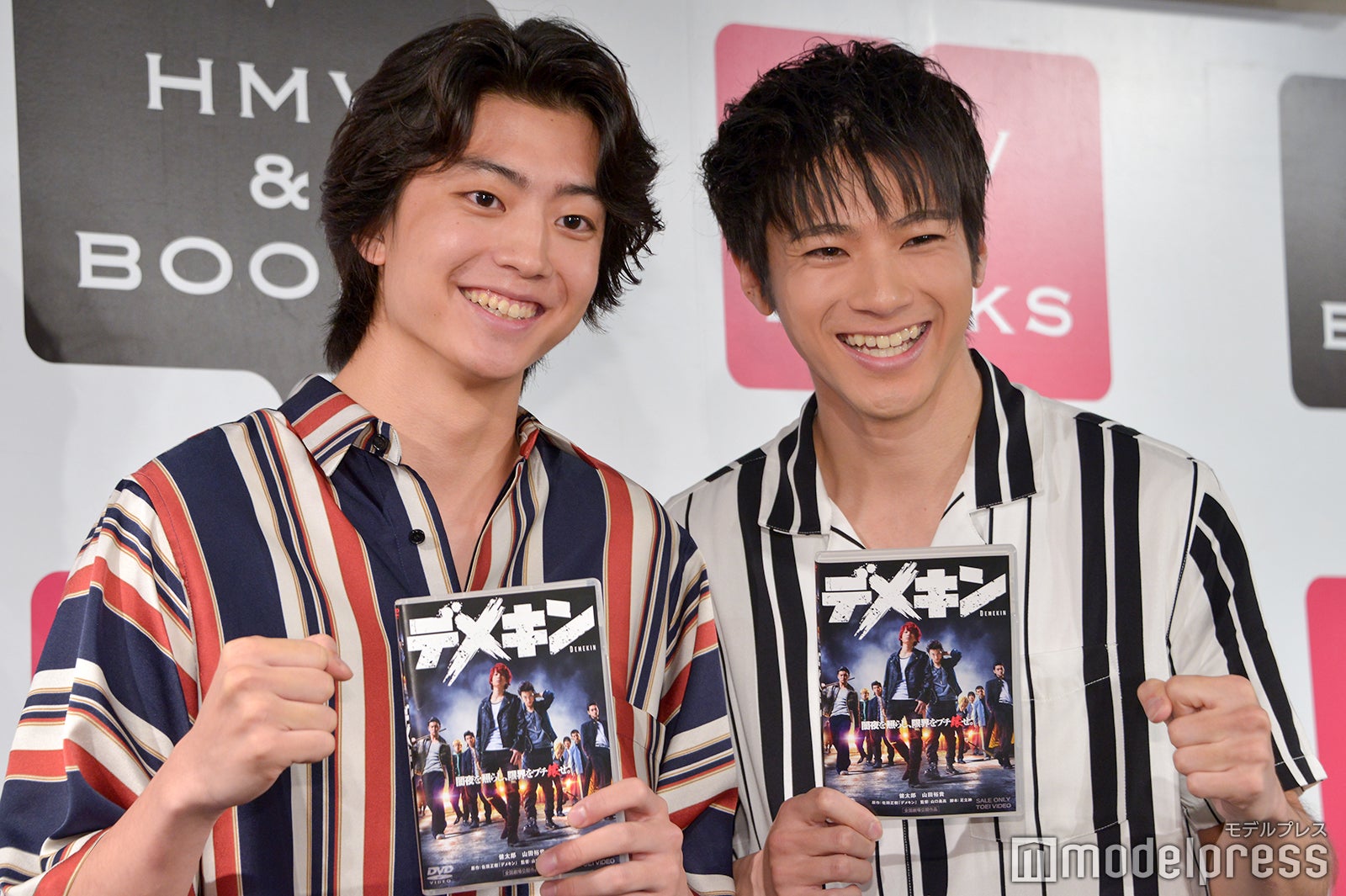 笑顔バージョン （C）モデルプレス