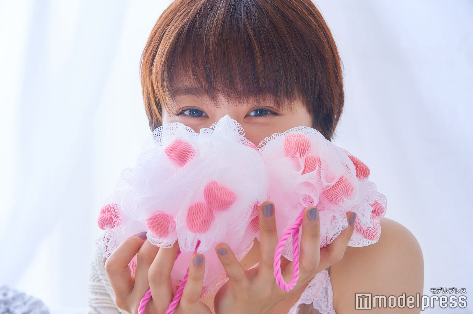先着で「ピンクハートスポンジ」をプレゼント／高橋愛（C）モデルプレス