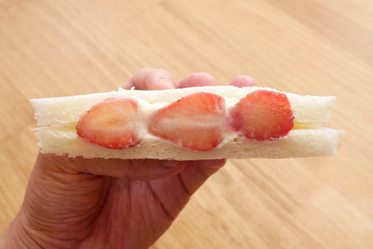 いちごカスタードサンド