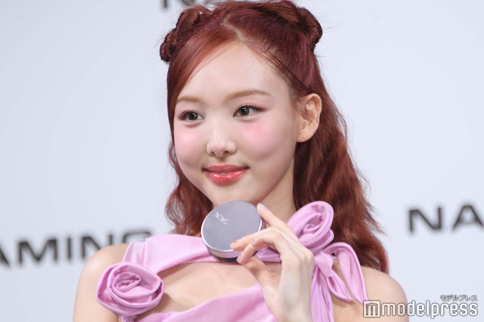 ナヨン（C）モデルプレス