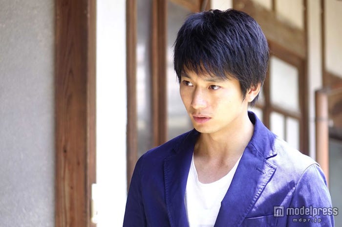 中川俊夫役の向井理(C)2015 西炯子・小学館/「娚の一生」製作委員会