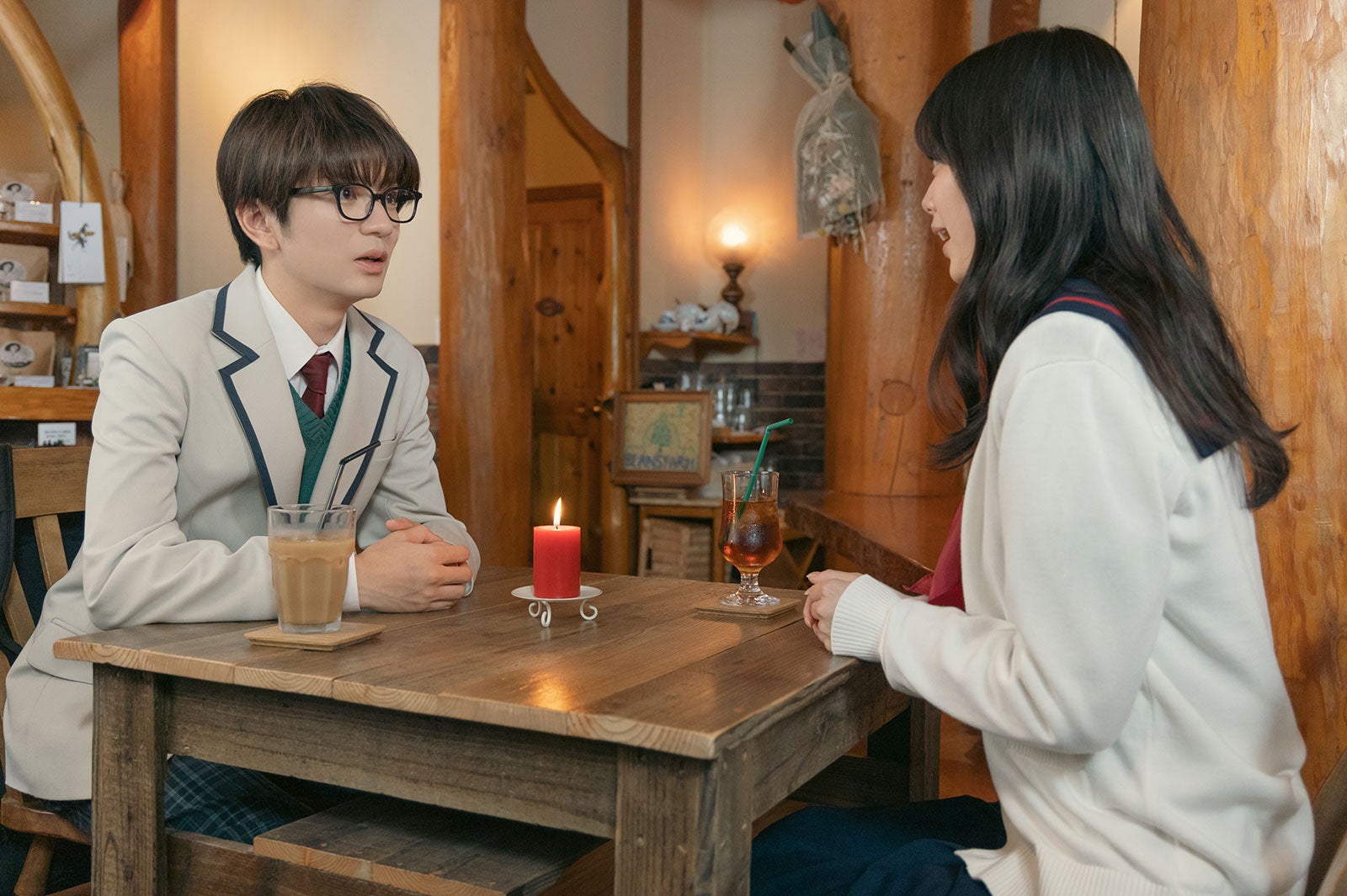 高橋優斗、紺野彩夏（C）右腹／集英社・「君が死ぬまであと100 日」製作委員会