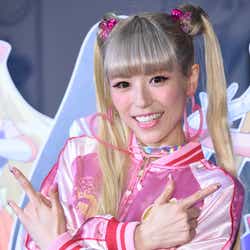 モデルプレス - 若槻千夏、セーラームーンツインテ&ミニスカで美脚披露 「100%、私似」愛娘トークも