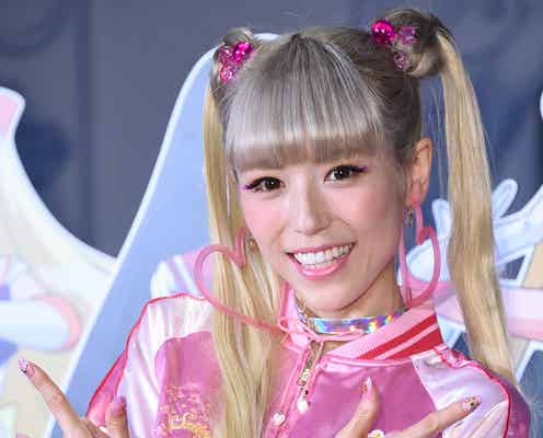 若槻千夏、セーラームーンツインテ&ミニスカで美脚披露 「100%、私似」愛娘トークも