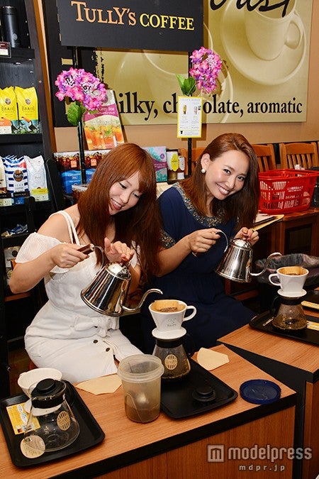 「TULLY’S COFFEE」のコーヒーマスターの資格をもった講師が美味しいコーヒーの淹れ方や豆の見極め方を伝授