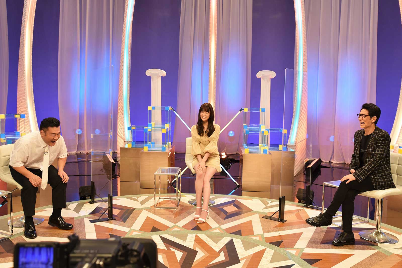 （左から）山崎弘也、高橋ひかる、柴田英嗣 （C）フジテレビ