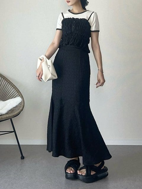 黒スカート コーデ 黒スカートコーデ2