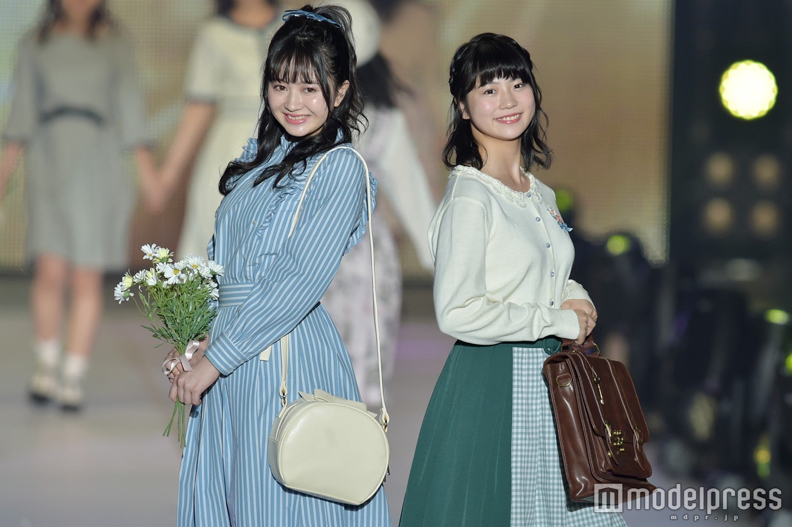 江籠裕奈、小畑優奈 （C）モデルプレス
