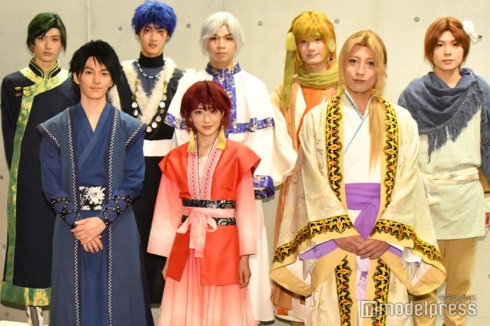 (前列左から)矢部昌暉、生駒里奈、陳内将、(後列左から)山中柔太朗、曽野舜太、塩崎太、堀海登、熊谷魁人(C)モデルプレス