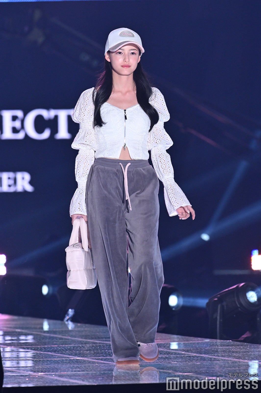 （C）モデルプレス