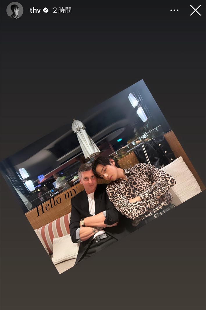V、ピータ・ウッツ氏／V公式Instagramストーリーズより