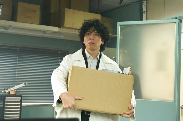 生田斗真「警部補ダイマジン」第1話より(C)テレビ朝日