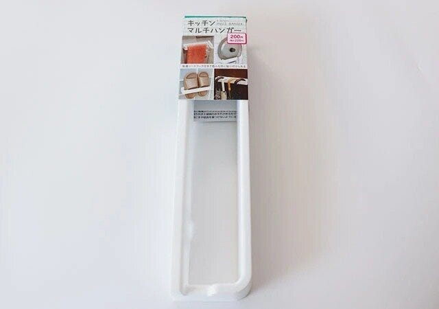 ダイソーのキッチンマルチハンガーのパッケージ
