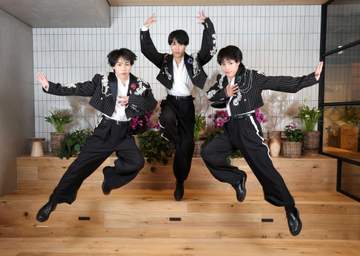 佐藤三兄弟 「アクロバット歌謡」で話題の一卵性三つ子 8.5メジャーデビュー「阿修羅ダンスを考案中です」