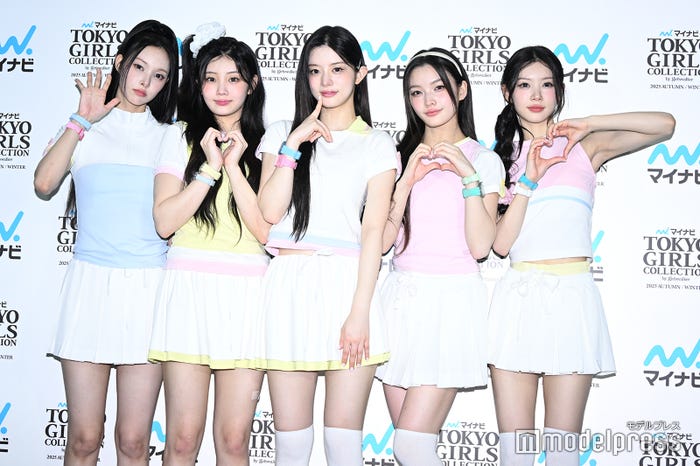 ILLIT/YUNAH(ユナ)、WONHEE(ウォンヒ)、MINJU(ミンジュ)、IROHA(イロハ)、MOKA(モカ)(C)モデルプレス