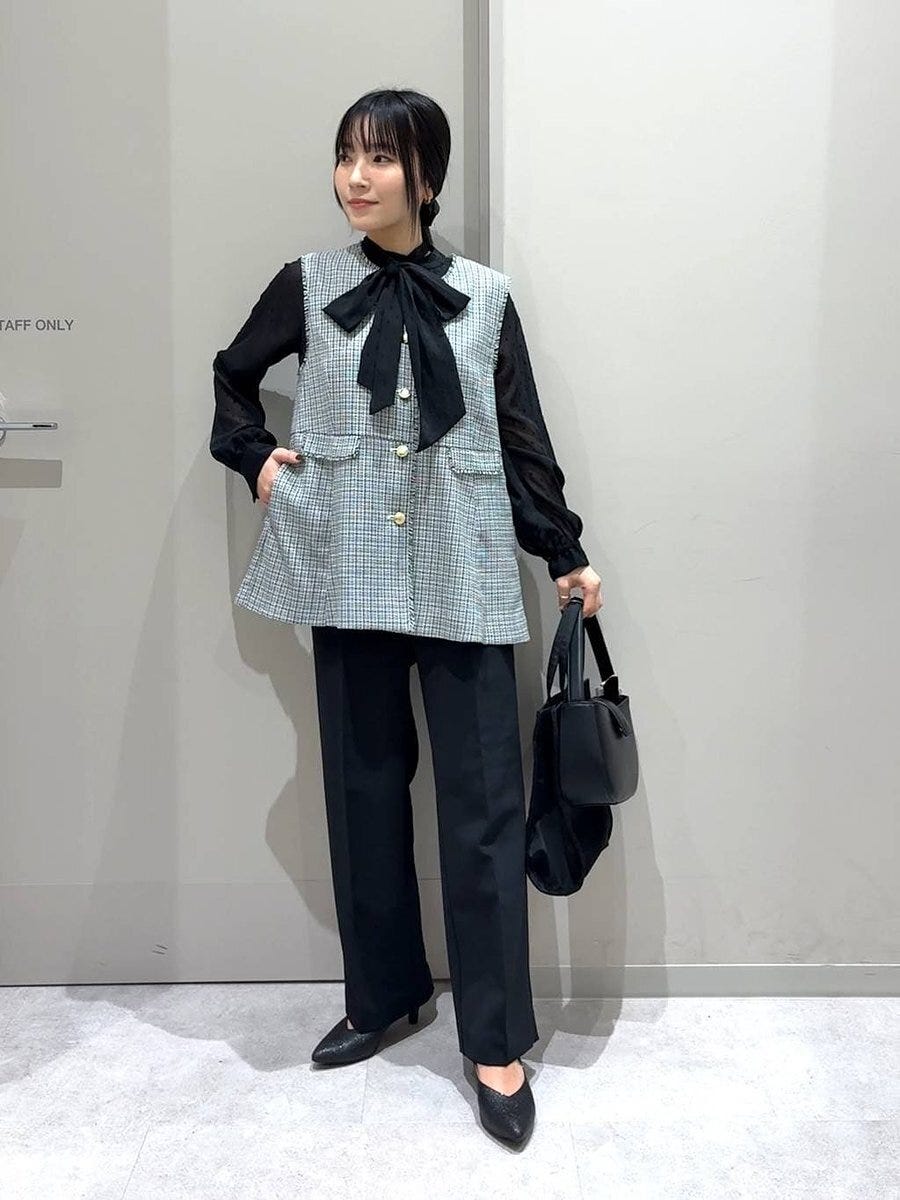 グローバルワークのウツクシルエットWクロスイージーストレートパンツ