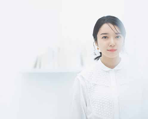 上白石萌音、新シングル「スピン」のミューシックビデオ公開 書店員に扮した姿披露<I’ll be there/スピン>