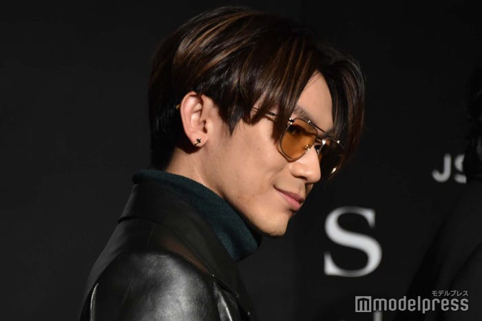 かっこつけていたNAOTO (C)モデルプレス
