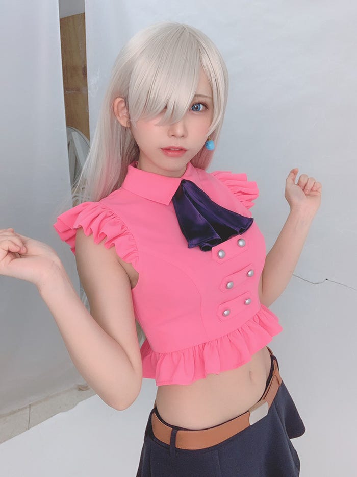 えなこ(C)週刊少年マガジン