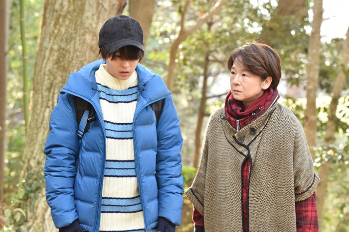 広瀬すず、田中裕子/「anone」第1話より(C)日本テレビ