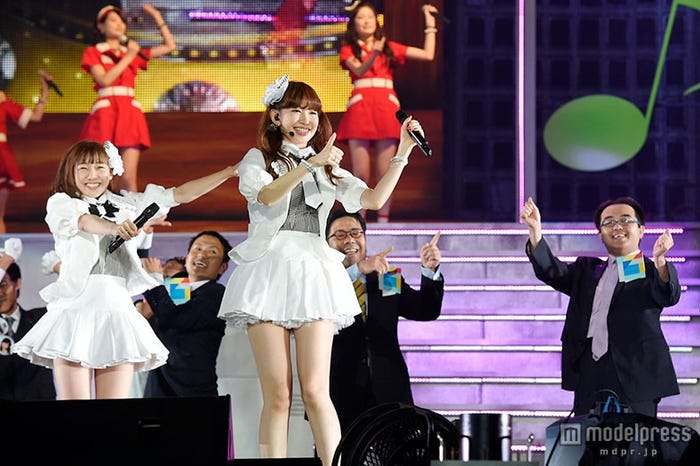 「AKB48グループ東京ドームコンサート~するなよ?するなよ?絶対卒業発表するなよ」2日目の模様(C)AKS
