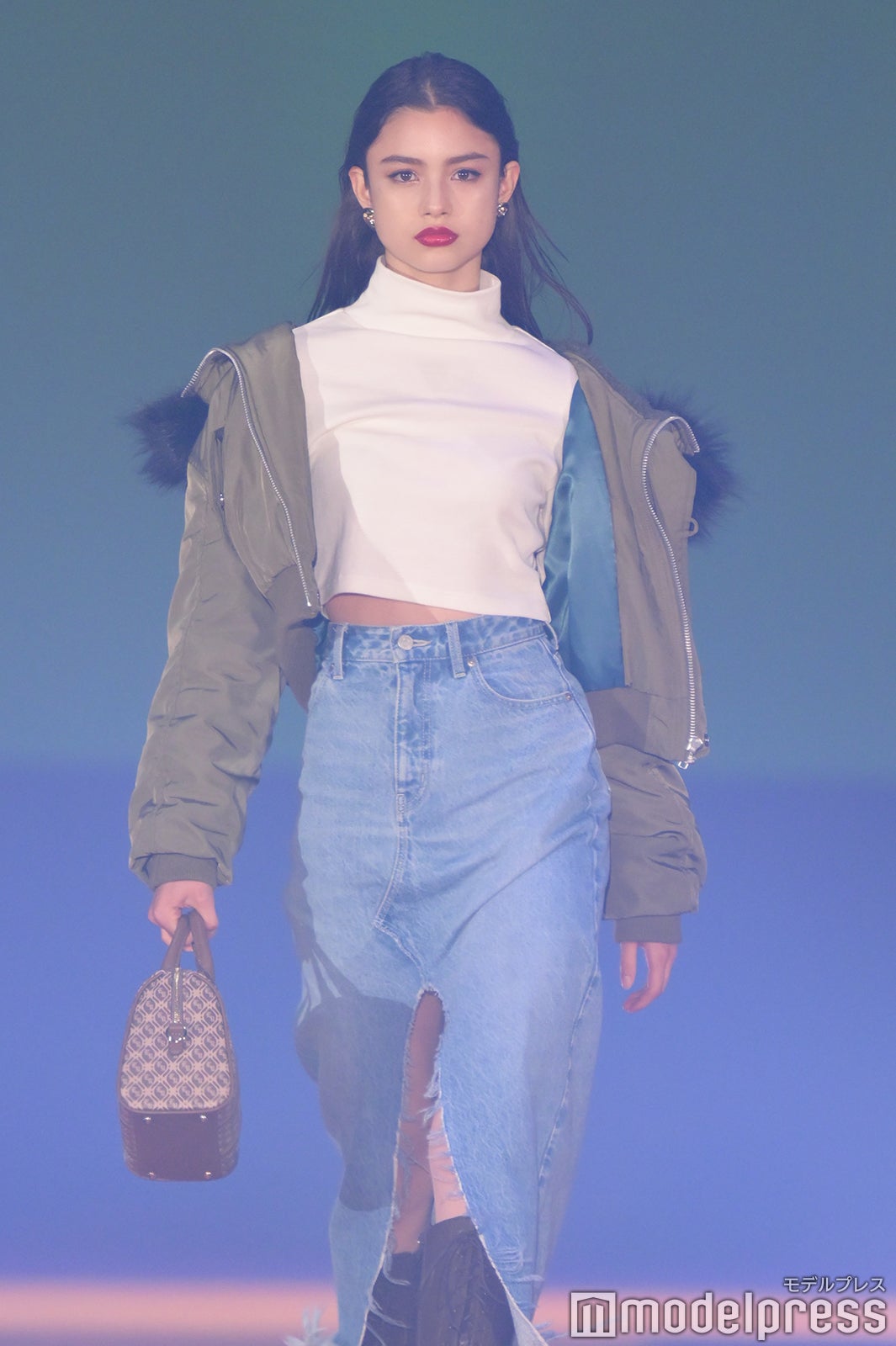 （C）モデルプレス