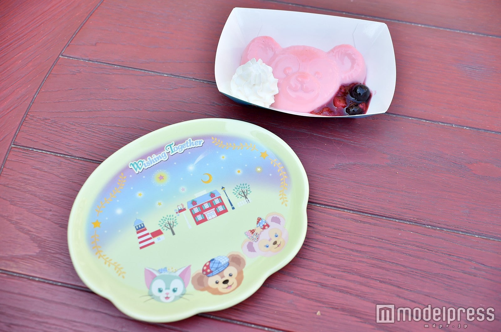 ストロベリーパンナコッタ、スーベニアプレート付き￥880／「ケープコッド・クックオフ」（C）モデルプレス