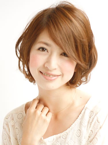 40代でもおしゃれなピンクのヘアカラーカタログ 自然で素敵な髪色をチェック モデルプレス