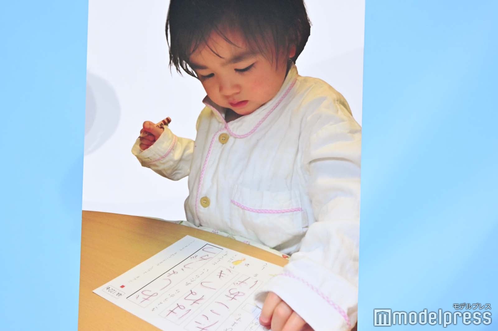 新津ちせの幼少期写真（C）モデルプレス