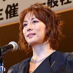 「2013年第37回エランドール賞」授賞式に登場した米倉涼子
