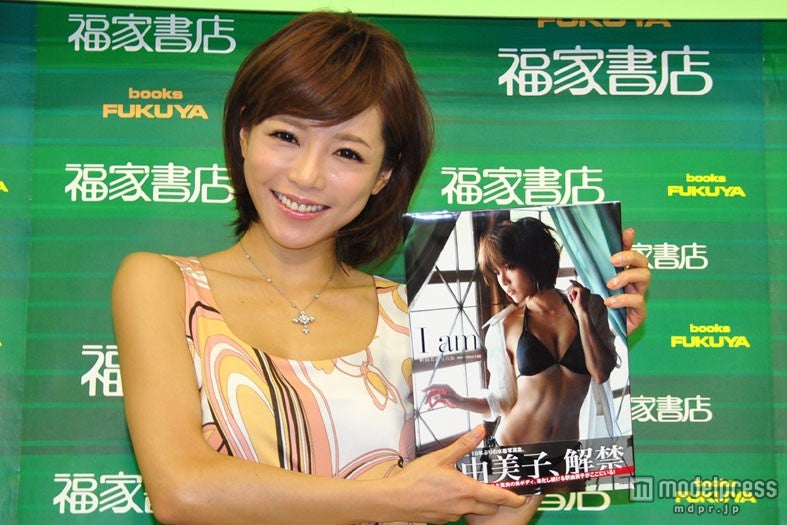 画像6 6 釈由美子、34歳魅惑のsexy美ボディ解禁！スギちゃんとの濃厚ラブシーン熱望 モデルプレス