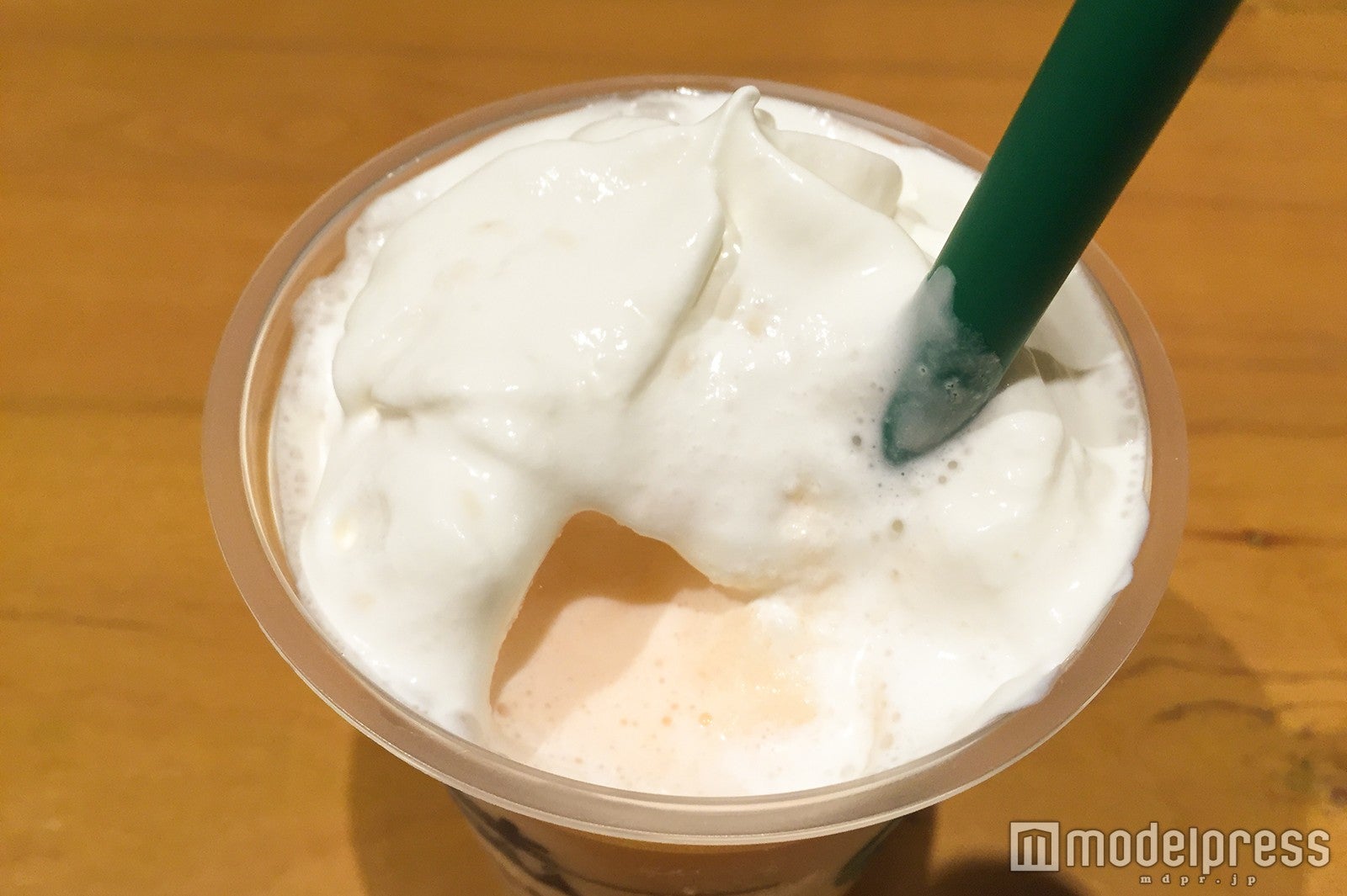 カンタロープ果汁を使ったフラペチーノ（C）モデルプレス