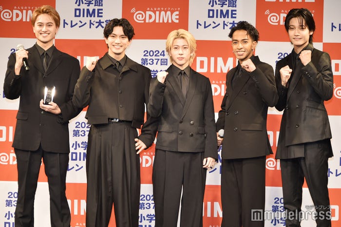 Aぇ! group(左から)小島健、正門良規、末澤誠也、草間リチャード敬太、佐野晶哉(C)モデルプレス