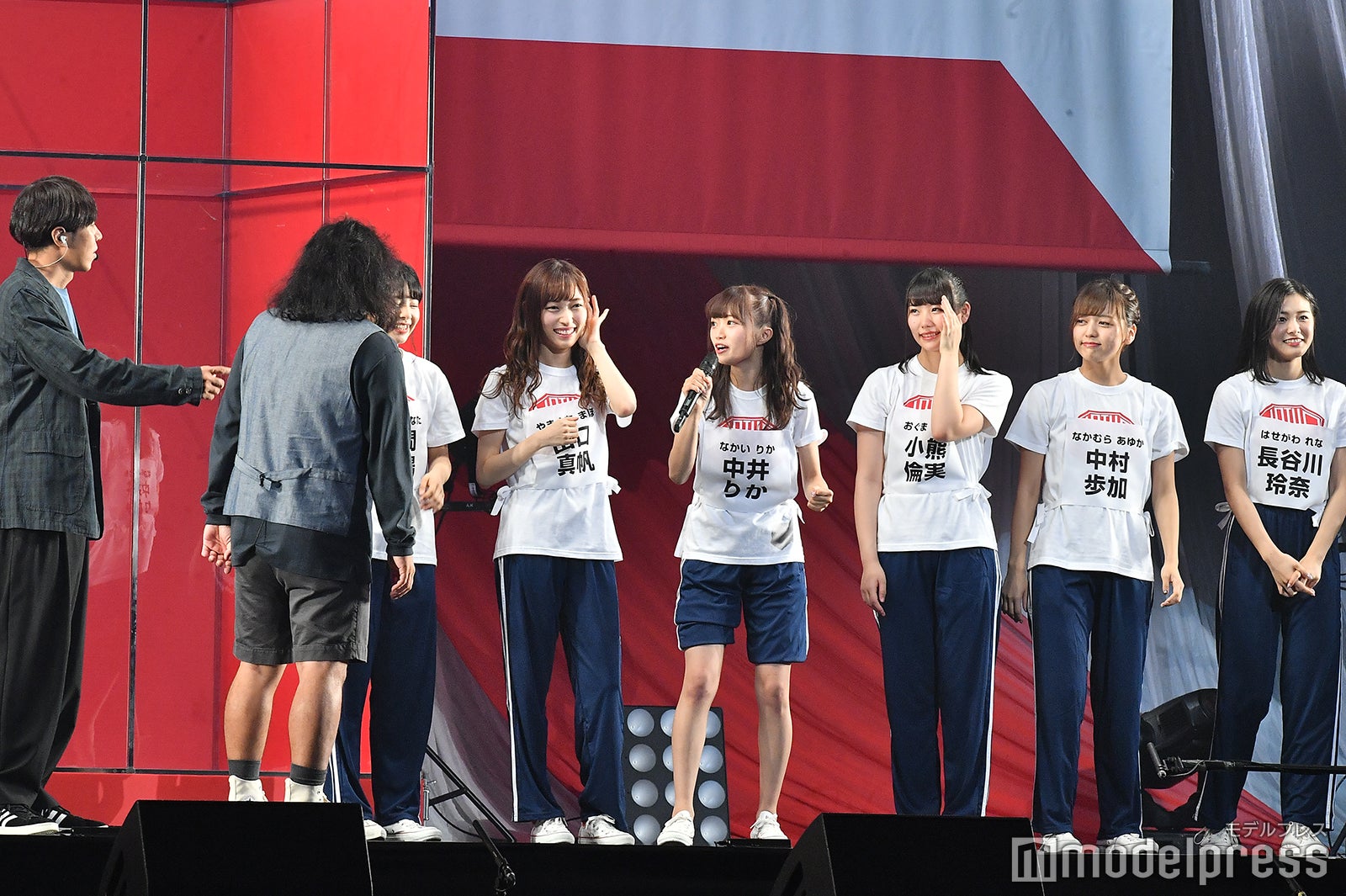 長ズボンのメンバーが多い中、半ズボンで登場し、「しっかり先生に怒られるようなことをやってますね」といじられる中井りか／NGT48 4thシングルリリースイベント （C）モデルプレス