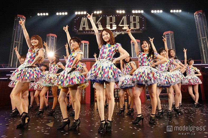 AKB48が1年2ヶ月ぶり全国ツアー再開 小嶋陽菜、前田敦子のソロ曲熱唱