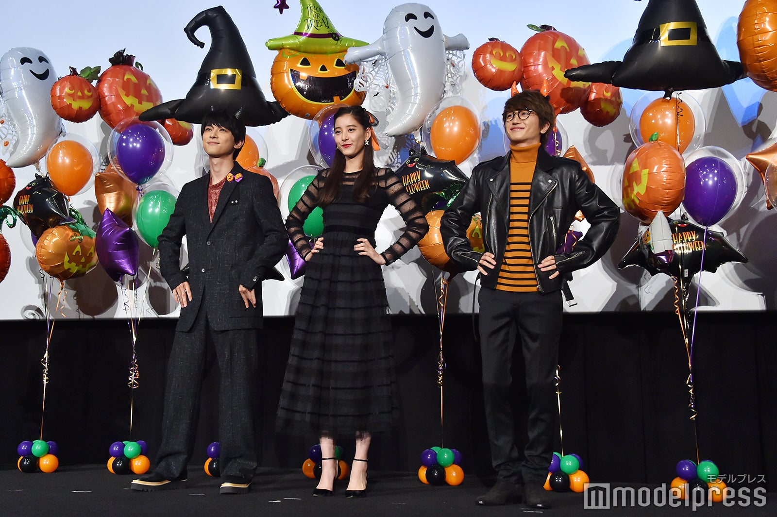 “トリコダンス”を踊った（左から）吉沢亮、新木優子、Nissy （C）モデルプレス