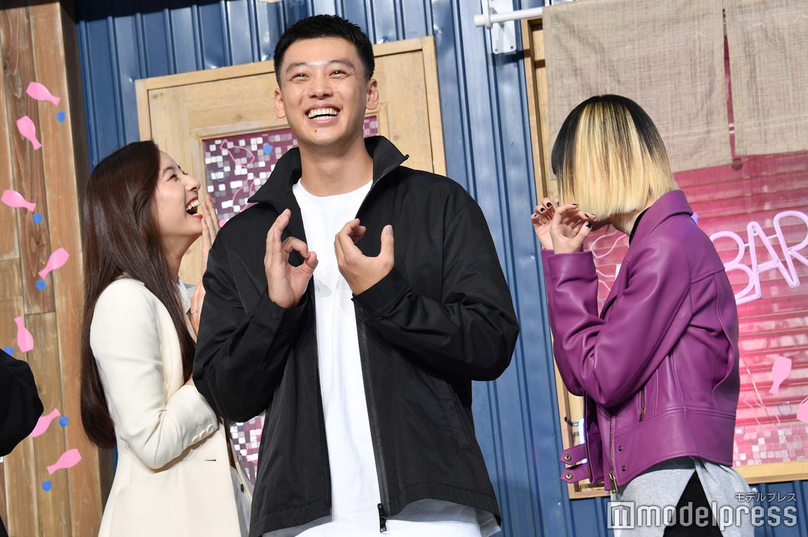 新木優子、竹内涼真、平手友梨奈 （C）モデルプレス