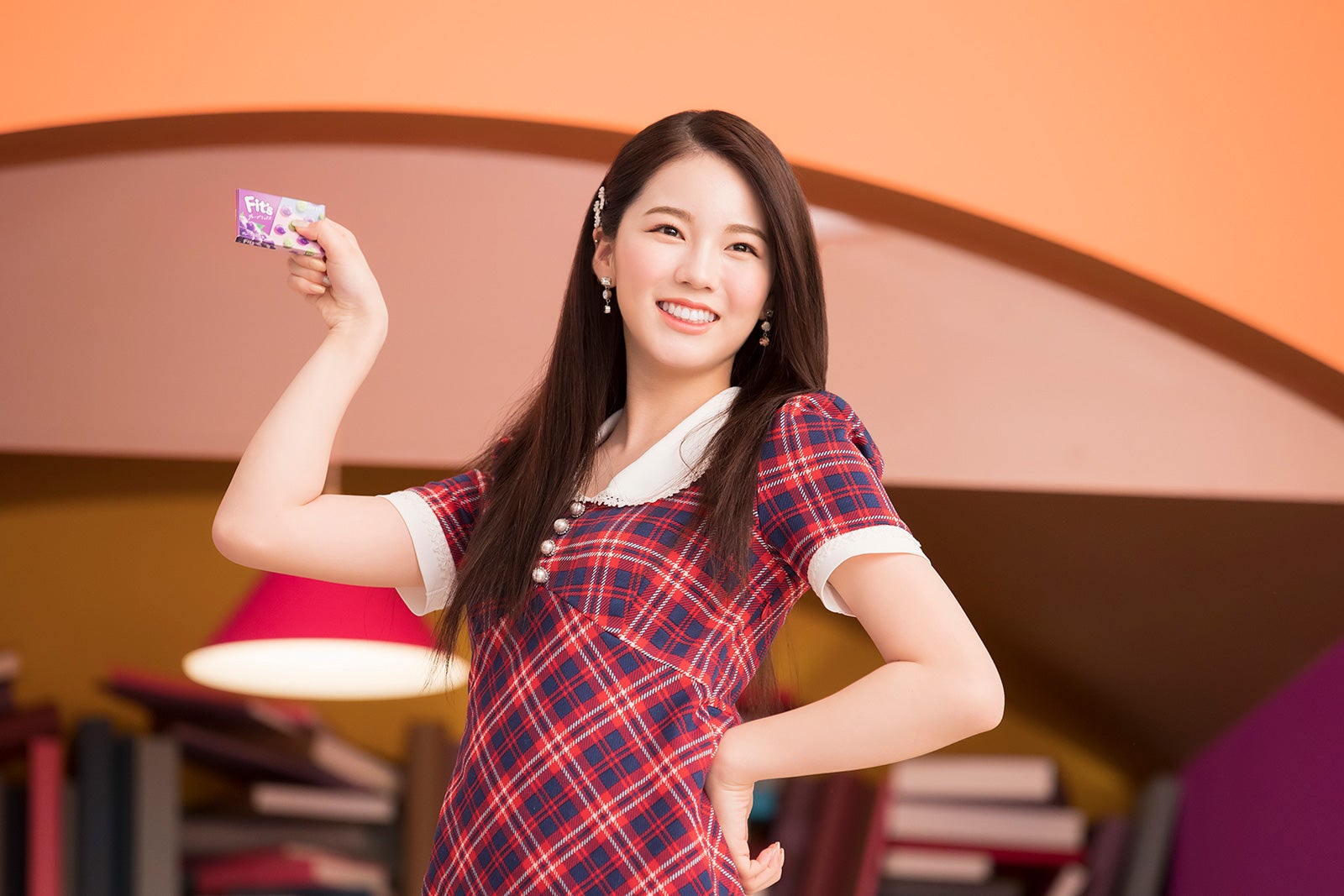 AYAKA／新WEBムービー「NEWフィッツダンス宿題山積み」篇メイキング（提供写真）