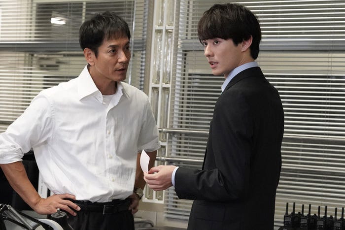 沢村一樹、前田拳太郎「トクメイ!警視庁特別会計係」第3話(C)カンテレ
