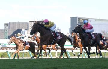 【札幌記念】3番人気シェイクユアハートが大外一気で重賞V3
