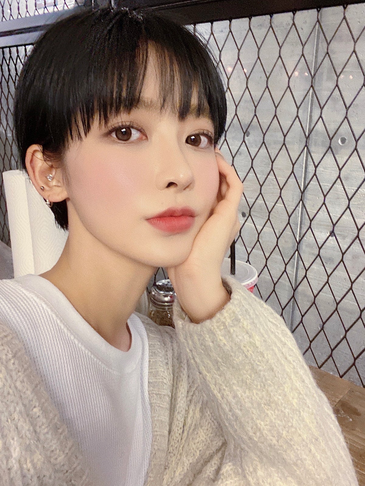 ボーイッシュショートの韓国人モデルhanjji ハンチ 最強ビジュアルでインスタフォロワー急増 昨年12月から日本在住 素顔と美の秘訣に迫るインタビュー モデルプレス