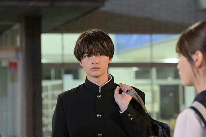 瀬戸康史「くるり~誰が私と恋をした?~」第6話より(C)TBS