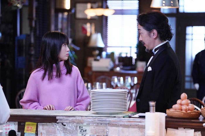 福本莉子、栗原英雄「ONE DAY~聖夜のから騒ぎ~」第8話より(C)フジテレビ