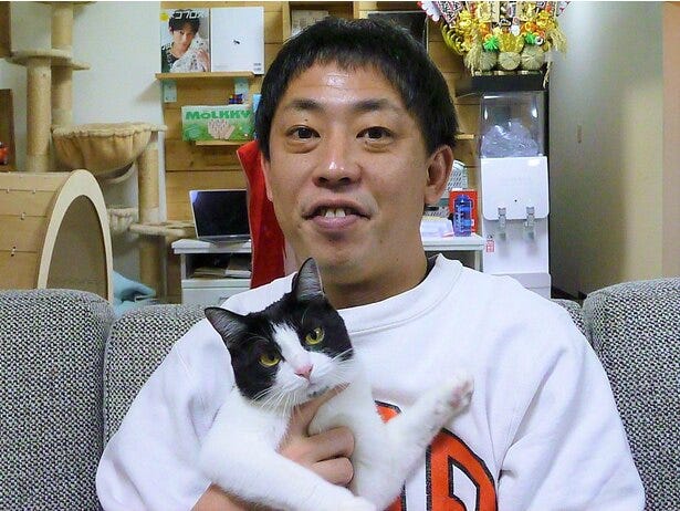さらば青春の光 森田哲矢 猫写真集 の次は 猫dvd 発売に意欲 僕にとって猫は 連れ ですね モデルプレス