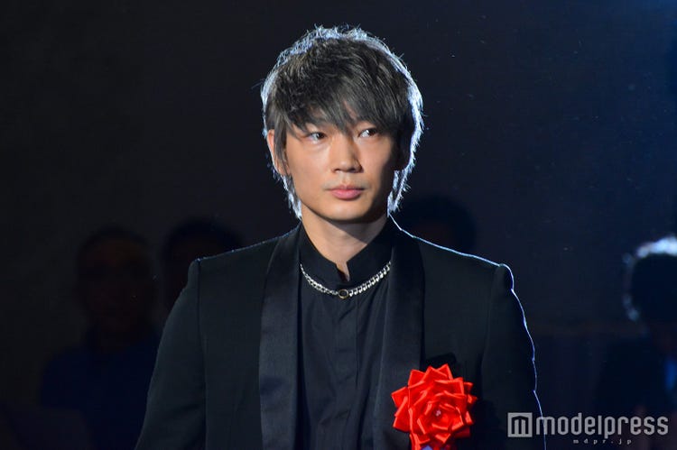 画像2 3 綾野剛 銀髪姿が話題 かっこいいの極み モデルプレス