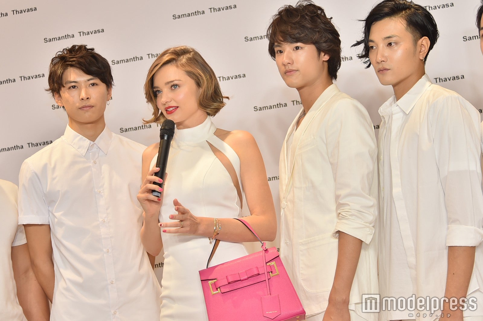 ミランダ・カー（中央）（C）モデルプレス