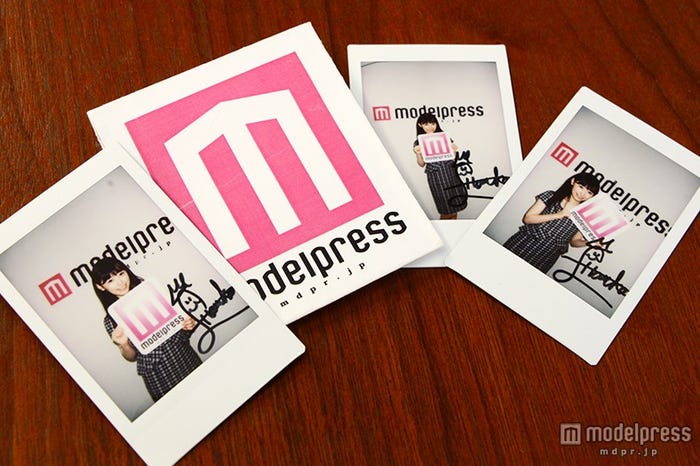 福原遥さんの直筆サイン入りチェキを3名様にプレゼント